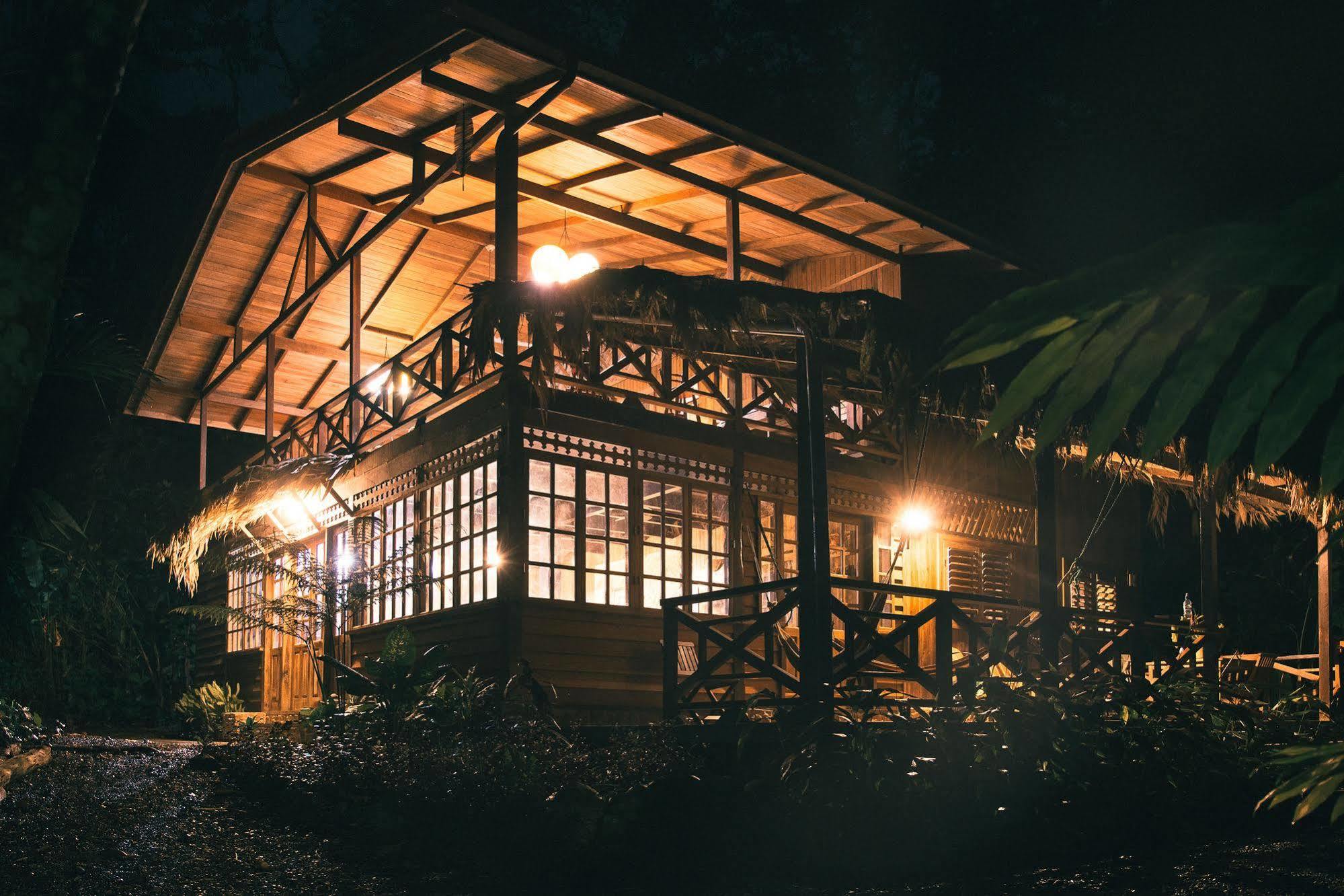 La Kukula Lodge Puerto Viejo de Talamanca Exterior photo